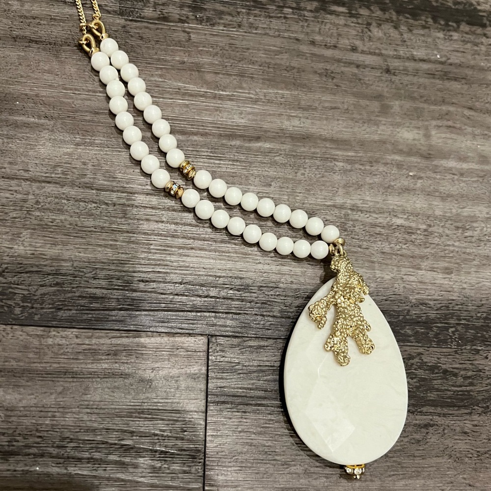 Lilly Pulitzer white enamel necklace